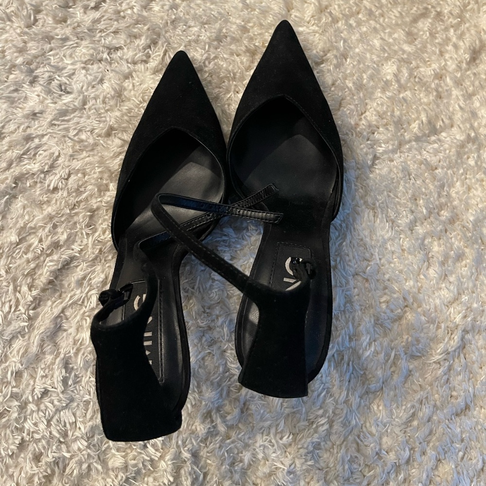 Black Pointed Toe heels